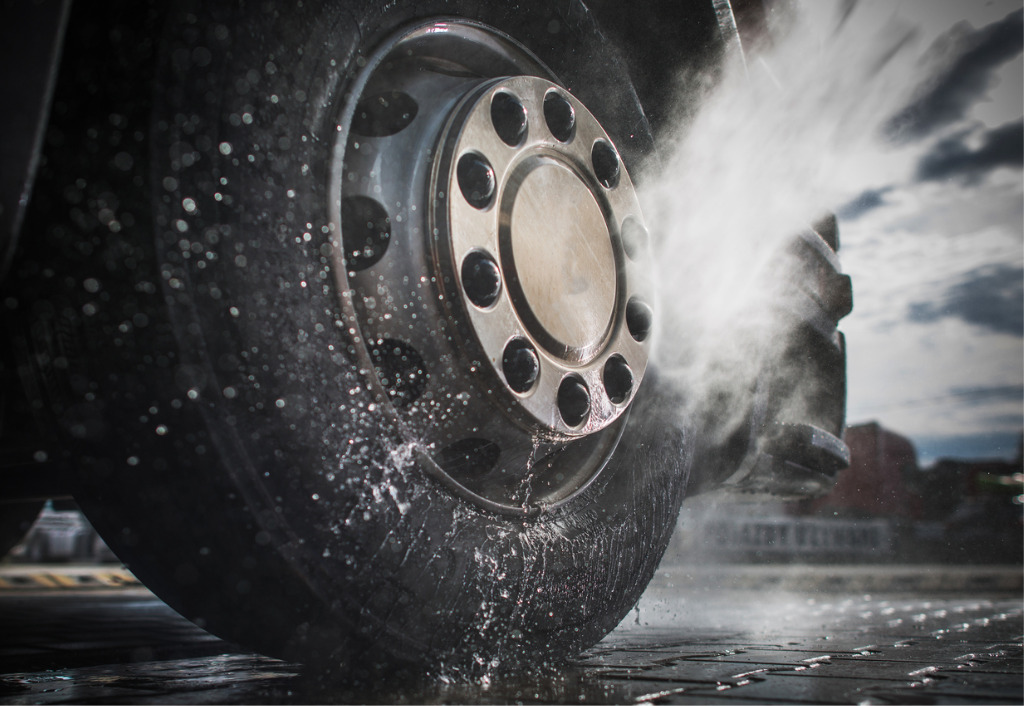 Truck Washing Service near me Call Now Tel 01494 712233