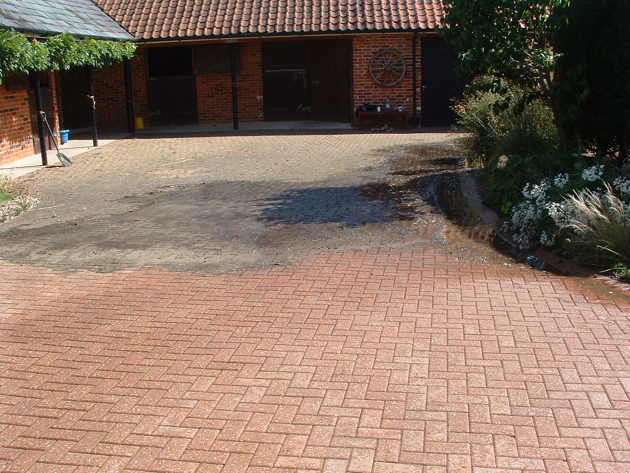 driveway cleaning services near high wycombe