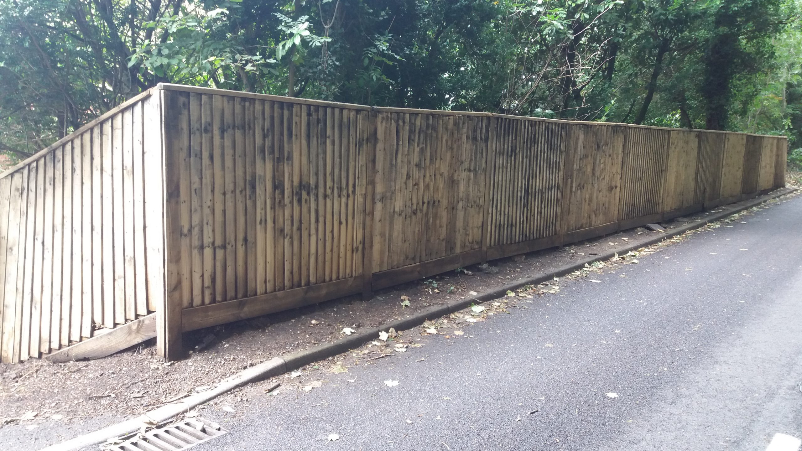Fence Cleaning Service near London