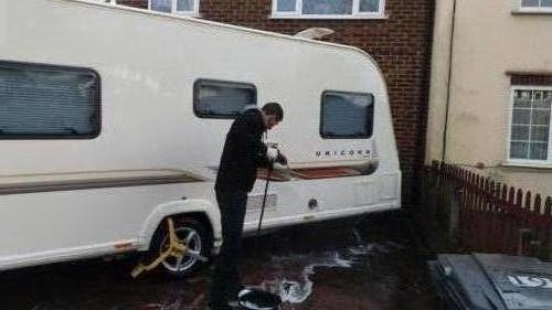 caravan (1)